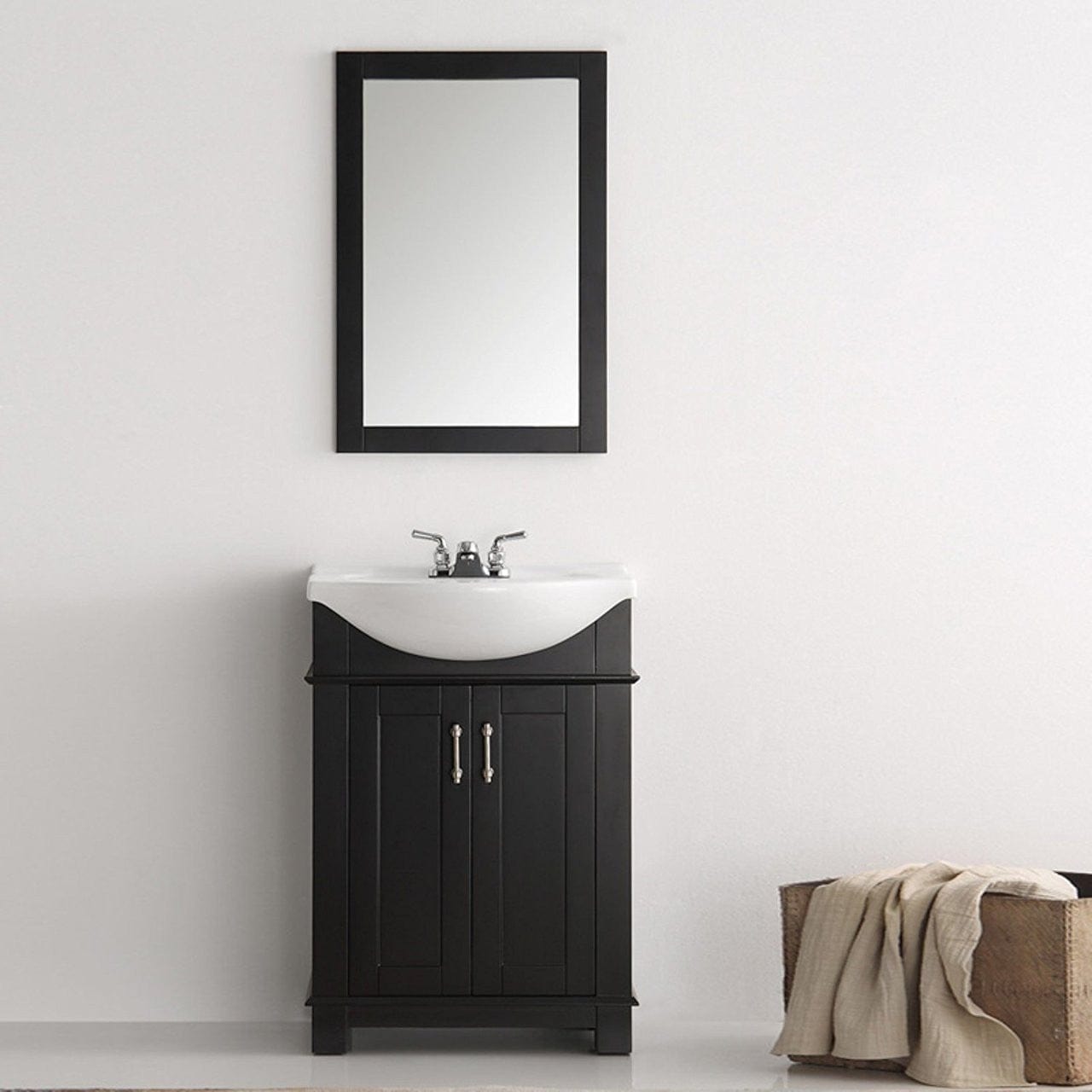 Fresca Hartford 24 Traditional Bathroom Vanity Set in Black