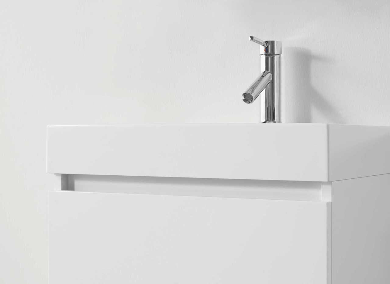 Virtu USA Zuri 24 Single Bathroom Vanity Set in Gloss White